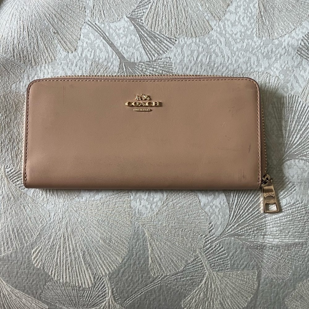 Coach According Wallet